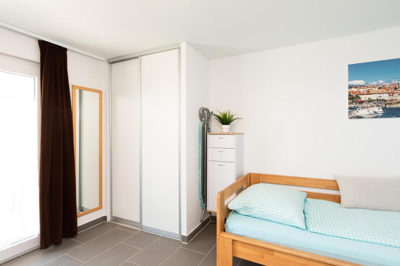 Apartments Oleander Крк Экстерьер фото