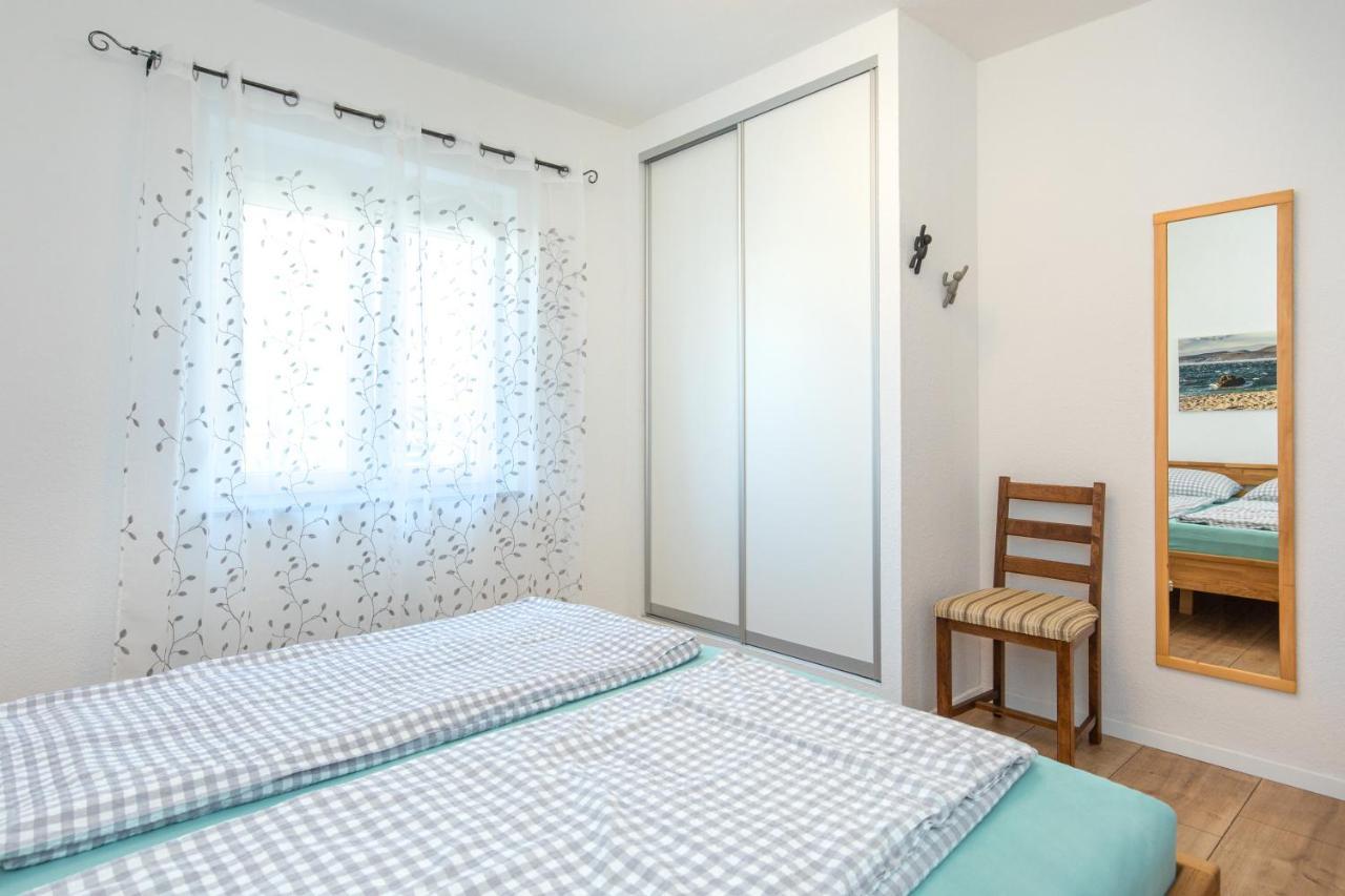 Apartments Oleander Крк Экстерьер фото
