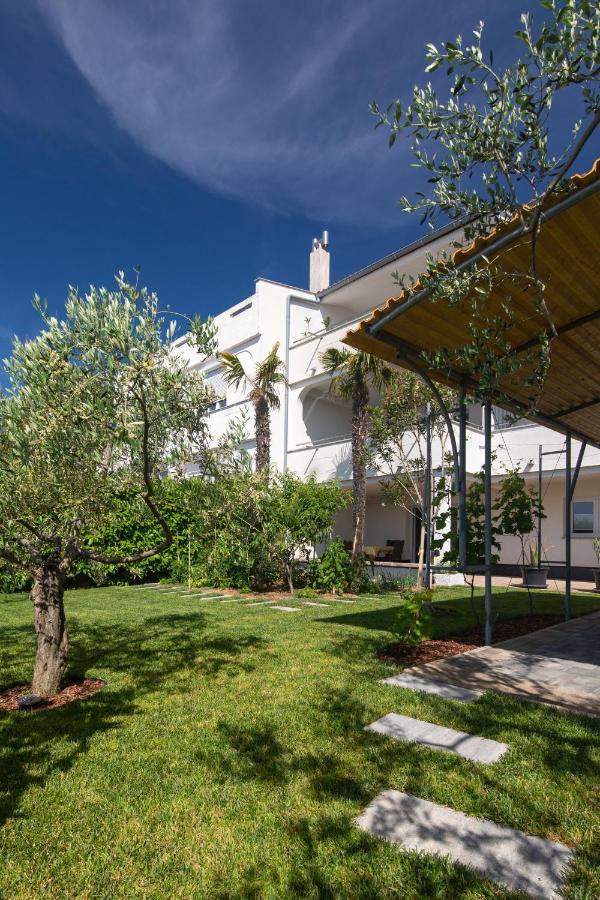 Apartments Oleander Крк Экстерьер фото