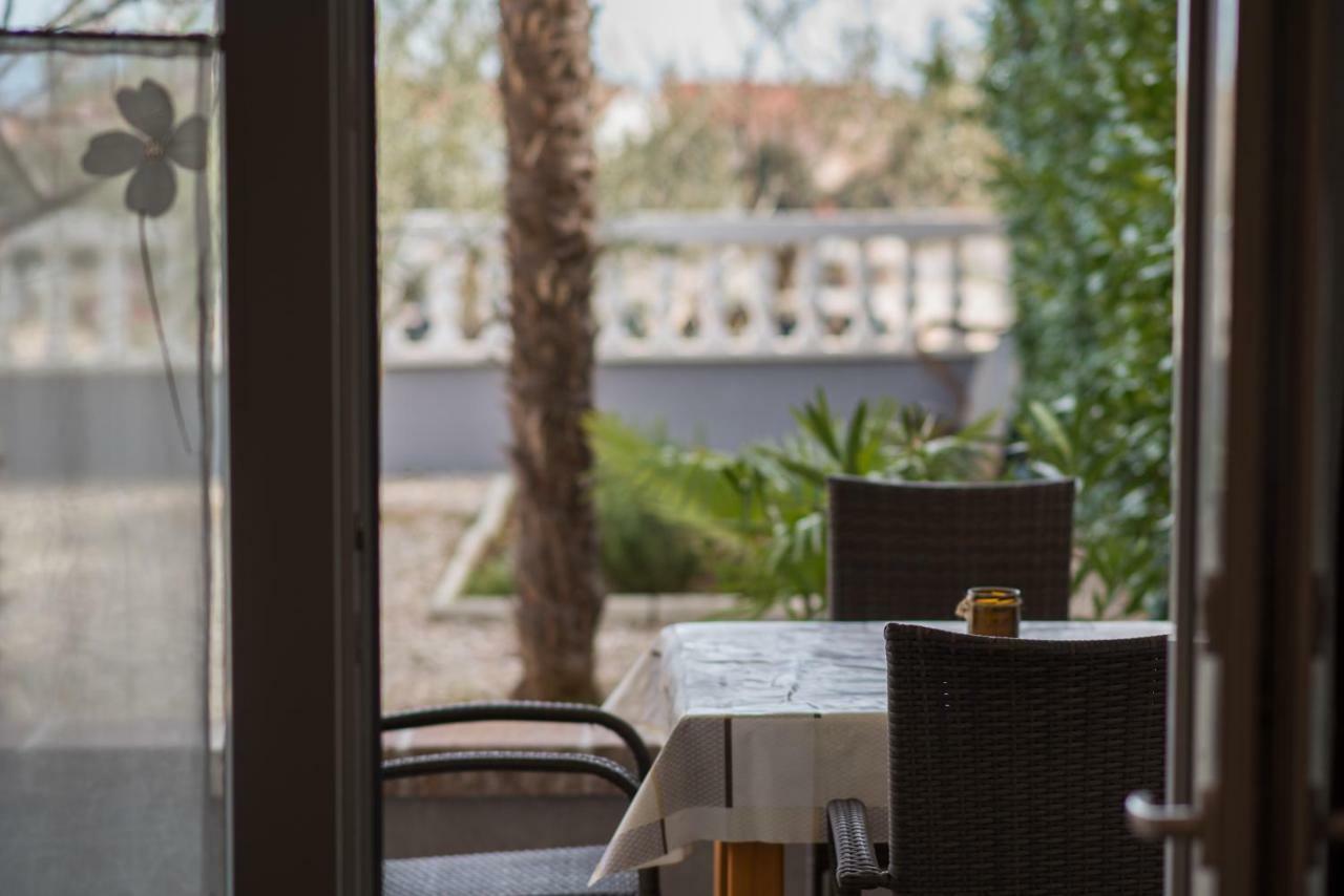 Apartments Oleander Крк Экстерьер фото